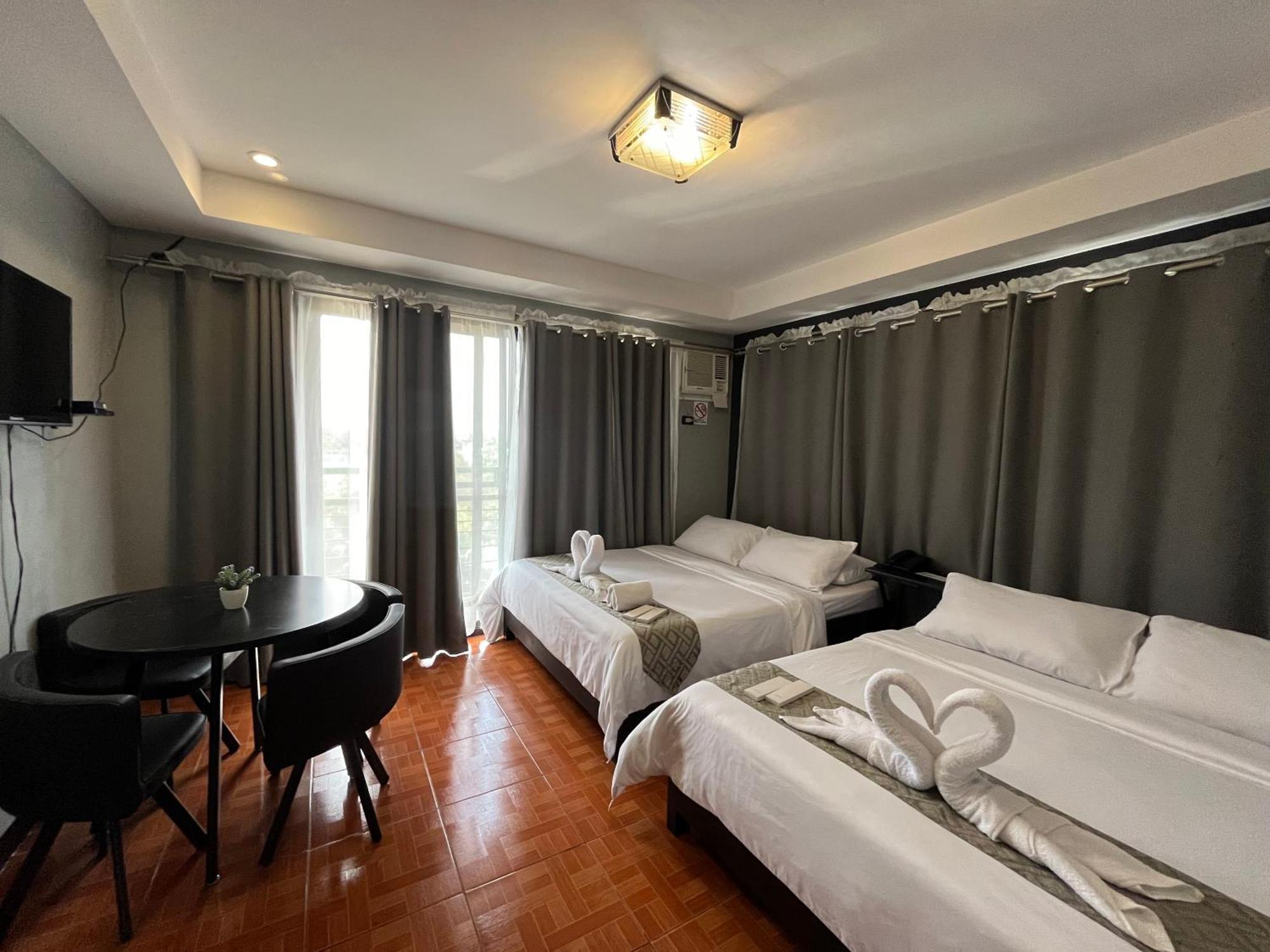 Rangya Hotel Tagaytay City Екстер'єр фото