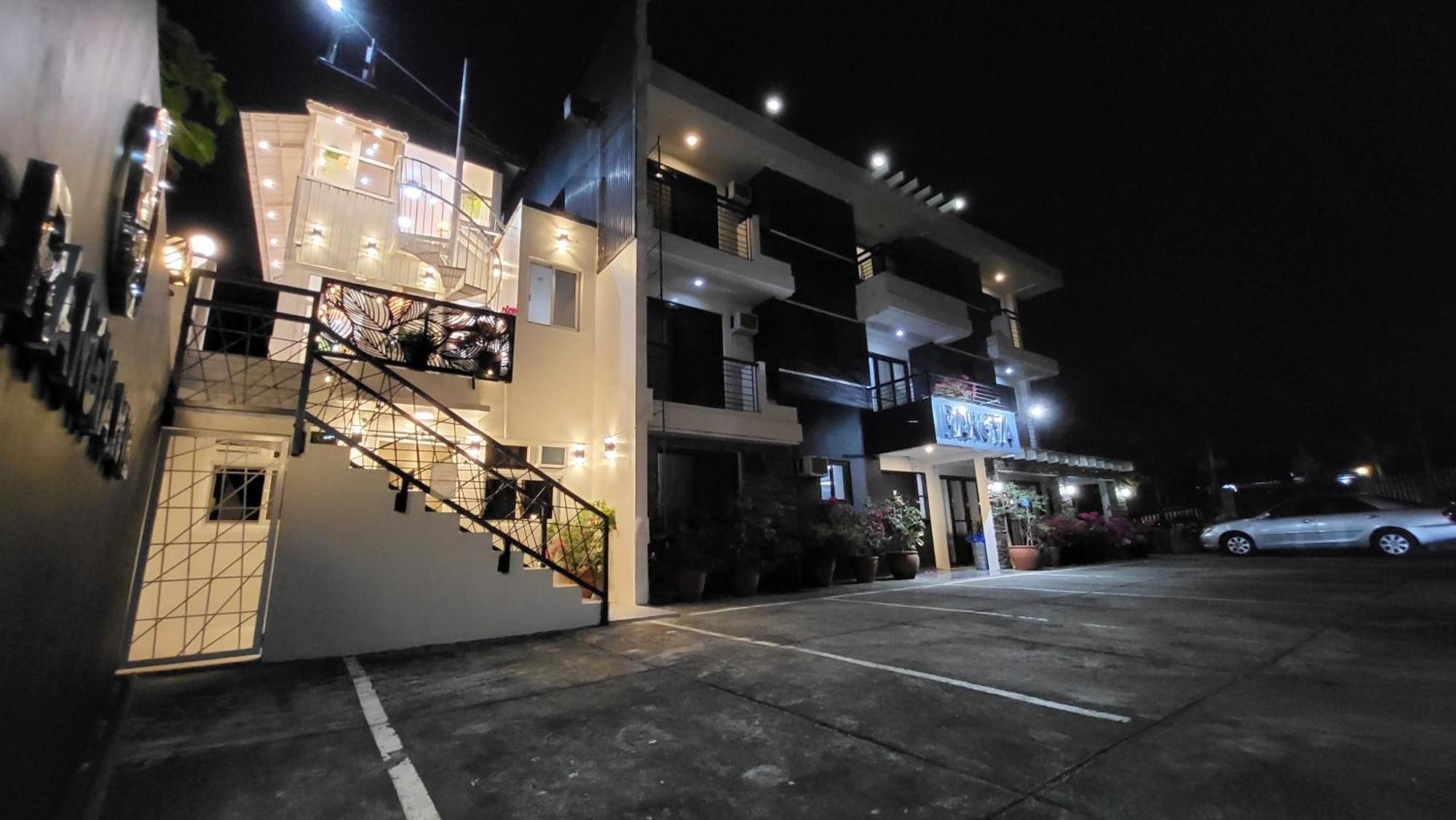 Rangya Hotel Tagaytay City Екстер'єр фото
