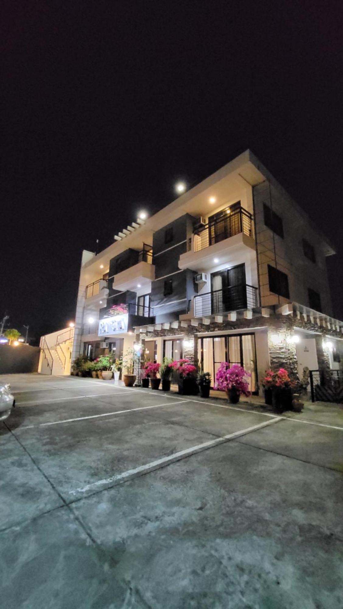 Rangya Hotel Tagaytay City Екстер'єр фото