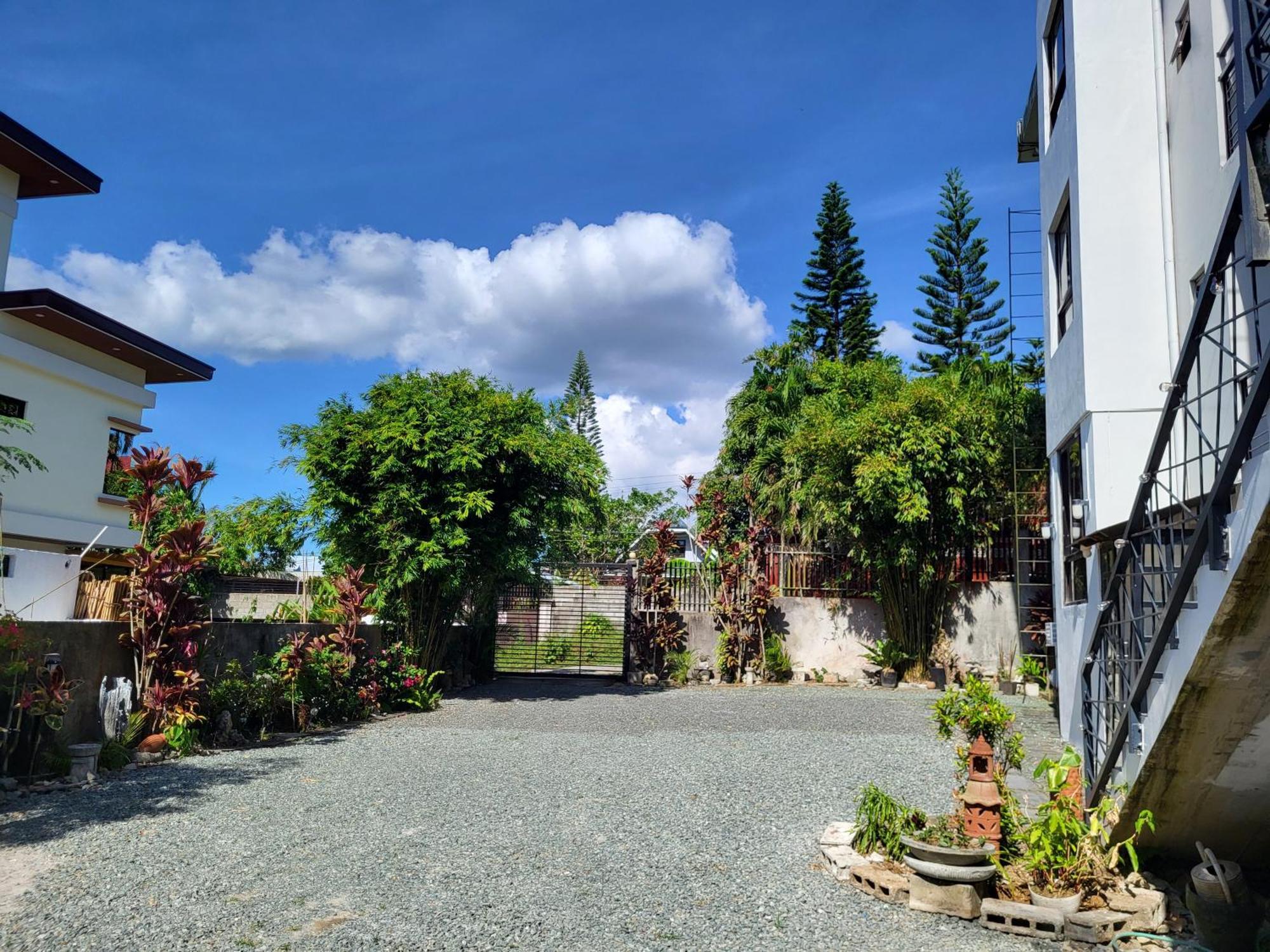 Rangya Hotel Tagaytay City Екстер'єр фото