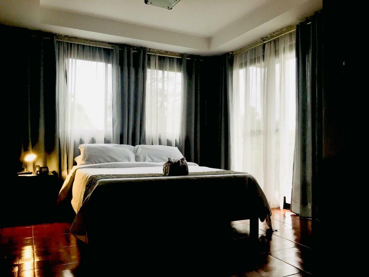 Rangya Hotel Tagaytay City Екстер'єр фото